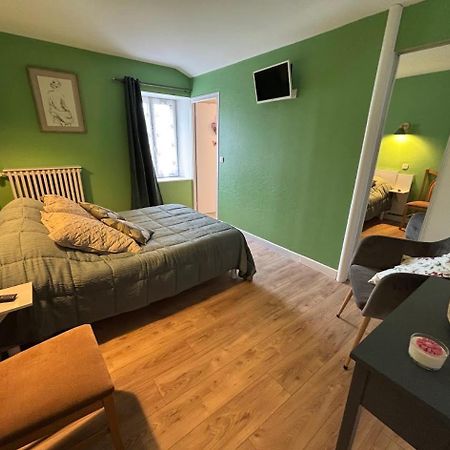 Auberge De La Normandie Junhac Eksteriør bilde
