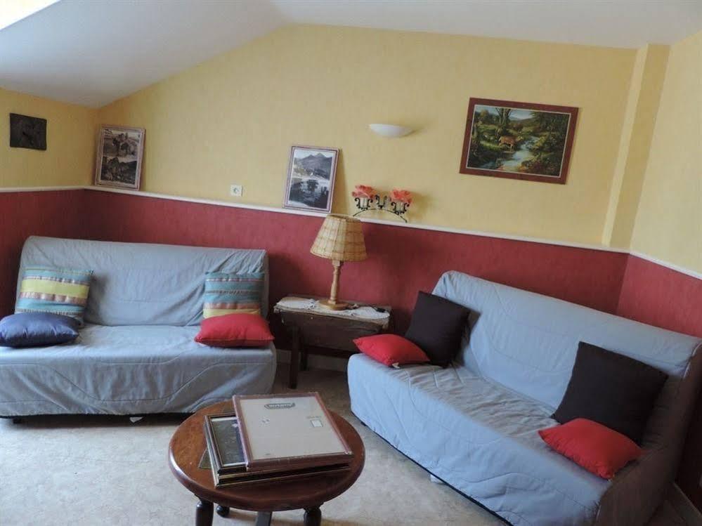 Auberge De La Normandie Junhac Eksteriør bilde