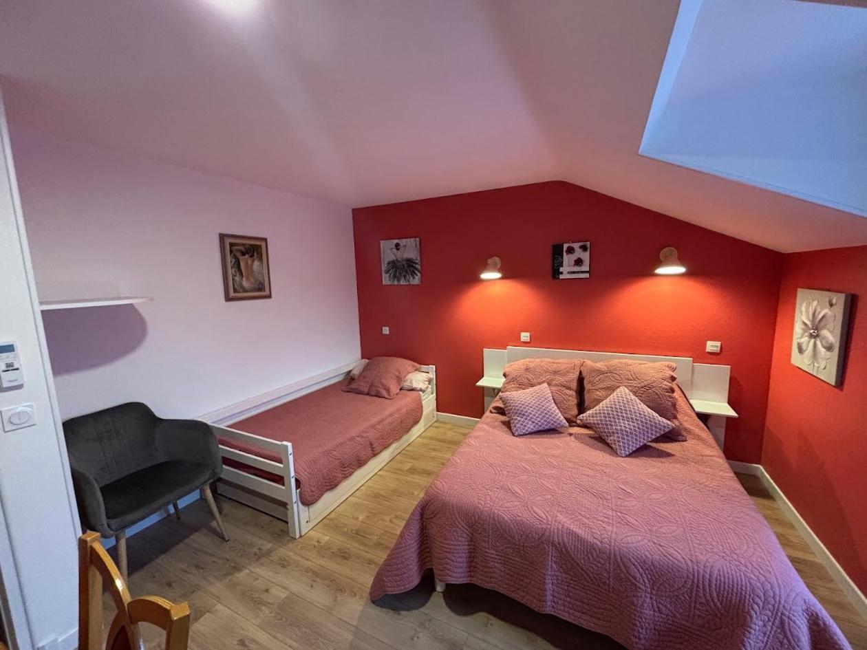 Auberge De La Normandie Junhac Eksteriør bilde