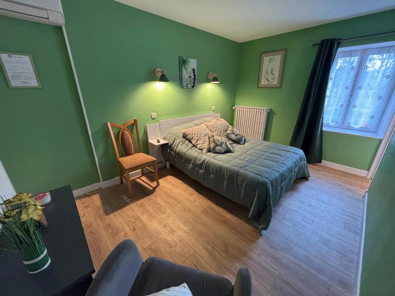 Auberge De La Normandie Junhac Eksteriør bilde