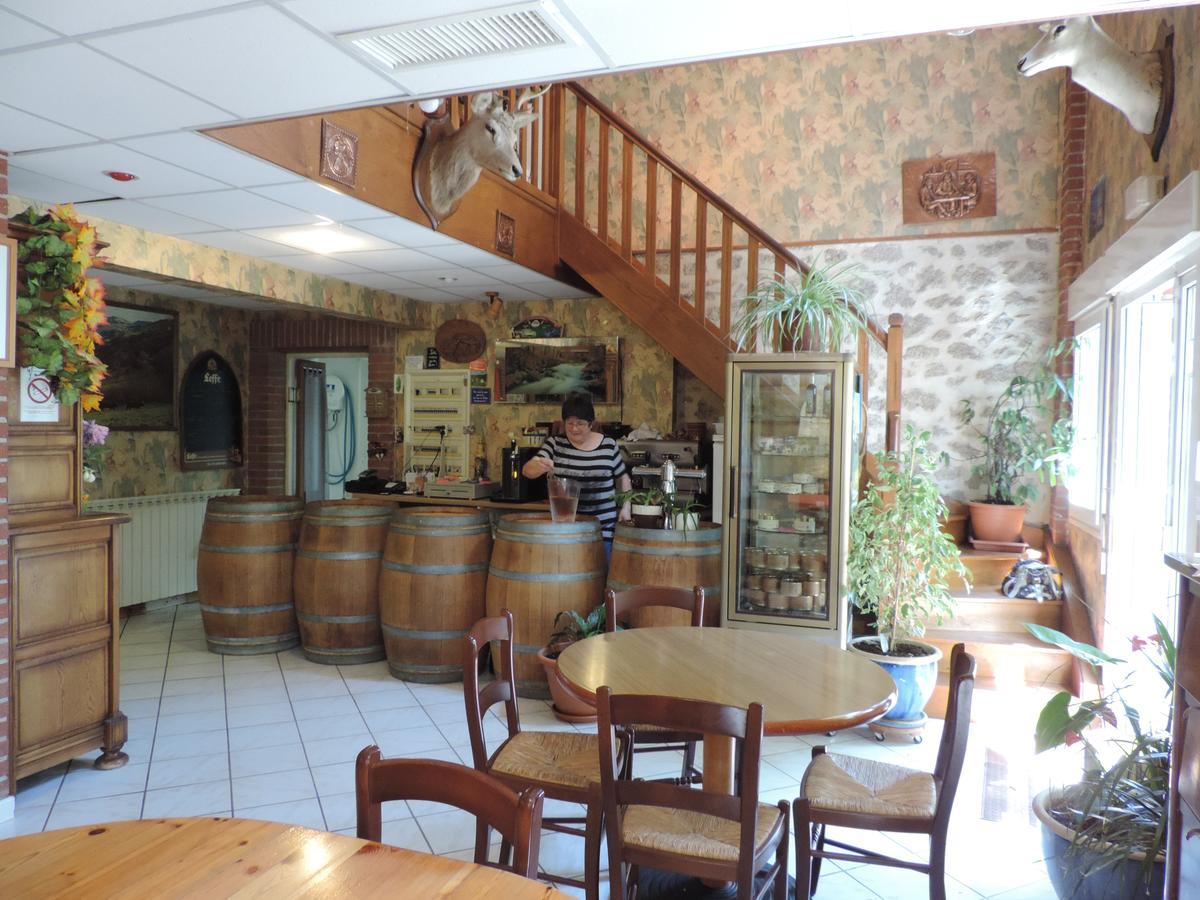 Auberge De La Normandie Junhac Eksteriør bilde